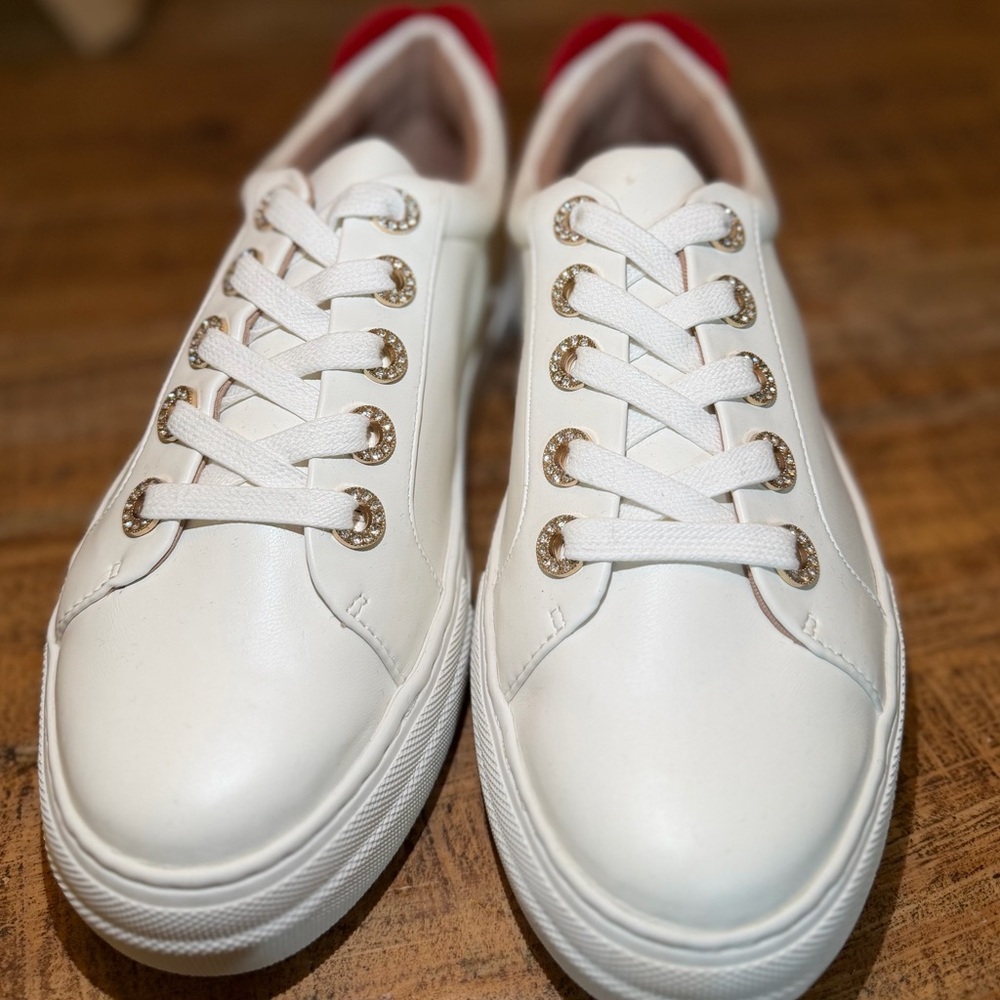 NEW Betsey Johnson White Sneakers with Red Heart - Picture 5 of 8